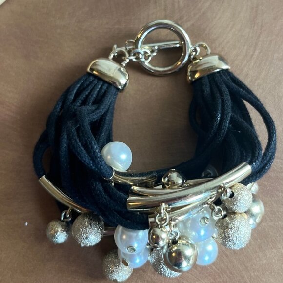 Boho Beaded Black Gold and pearl bracelet - Picture 2 of 3
